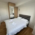 Sunny Mona דירה *